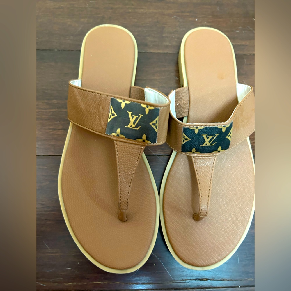 New sandals Beige and Brown Size 8
